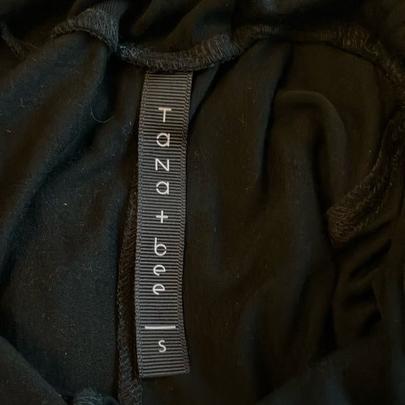 Black Wide Leg Jumpsuit with Relaxed Fit and Scoop Neckline - Picture 2 of 2